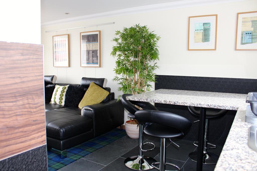 Misty Isle Apartments Ltd - Maol View Kyleakin Zimmer foto